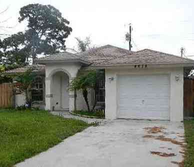 4678 Todd St, Lake Worth, FL 33463