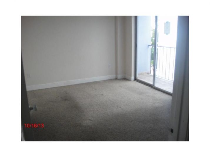 4550 W 16 AV # 303, Hialeah, FL 33012