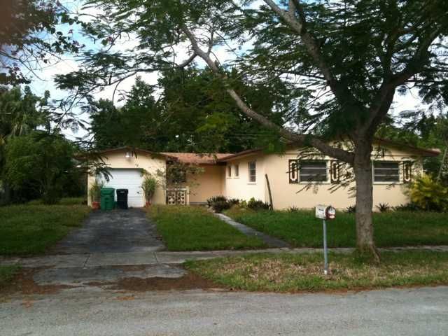 15840 SW 105 AV, Miami, FL 33157