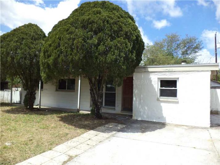 1519 Wishing Well Way, Tampa, FL 33619