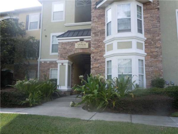 9918 COURTNEY PALMS BLVD #201, Tampa, FL 33619