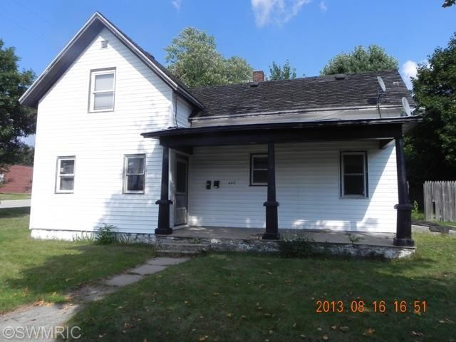 322 Elm St, Shelby, MI 49455