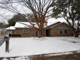 309 Baker Dr, Hurst, TX 76054