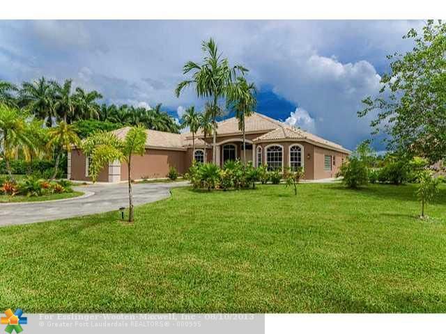 561 RANCH RD, Fort Lauderdale, FL 33326