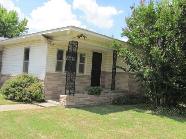 1211 N Indiana Avenue, Columbus, KS 66725