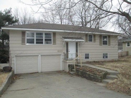 603 NE Short St, Lees Summit, MO 64063