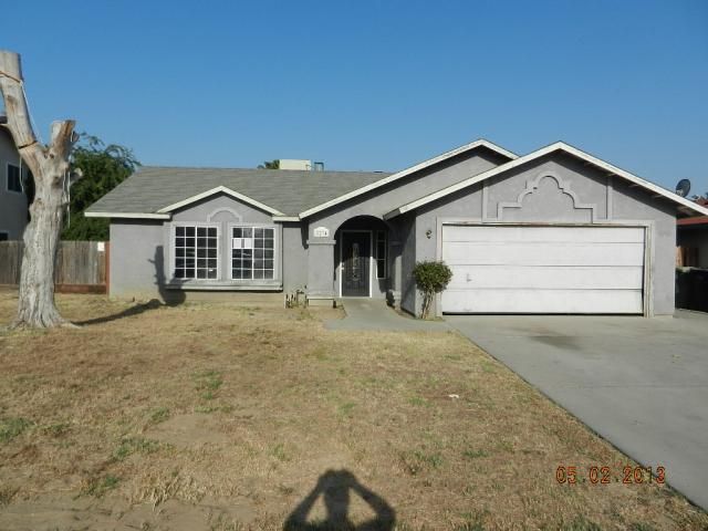 2274 Mitchell Ave, Selma, CA 93662