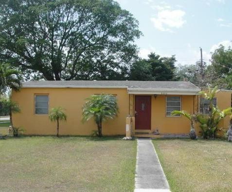 5240 Southwest 98th Court, Miami, FL 33165