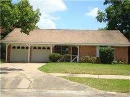 807 Littlejohn Ct, Pasadena, TX 77502