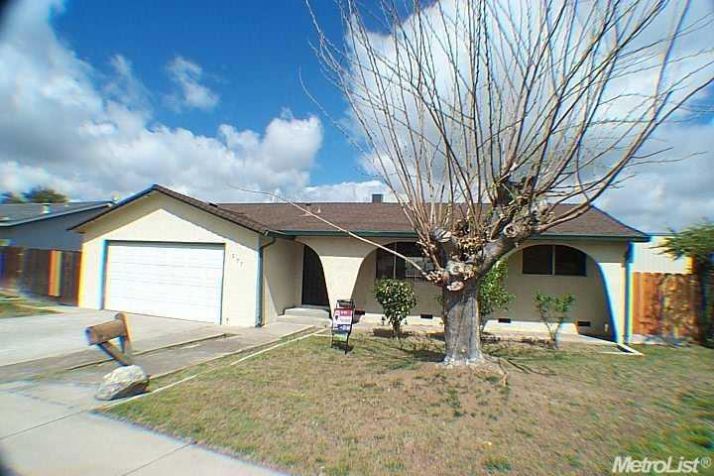 277 Dana Ct, Manteca, CA 95336