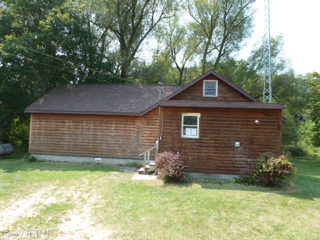 3289 E Arthur Rd, Rothbury, MI 49452