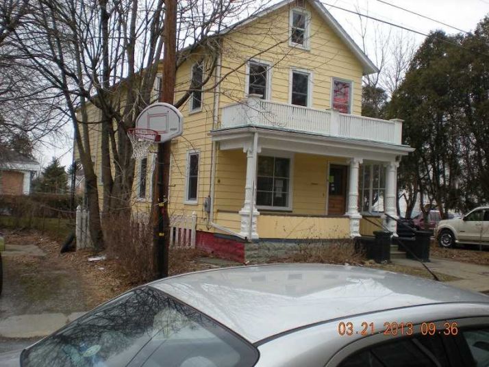 9 Taylor St, Washington, NJ 07882