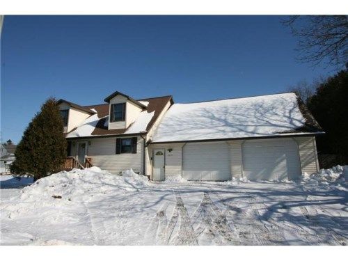 2815 Jackson St, Two Rivers, WI 54241