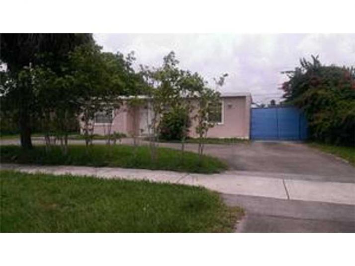 4121 SW 102 AV, Miami, FL 33165