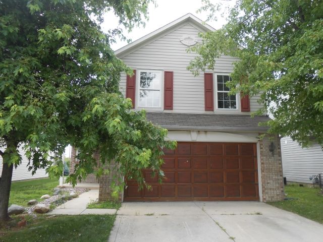 6736 Wimbledon Dr, Zionsville, IN 46077