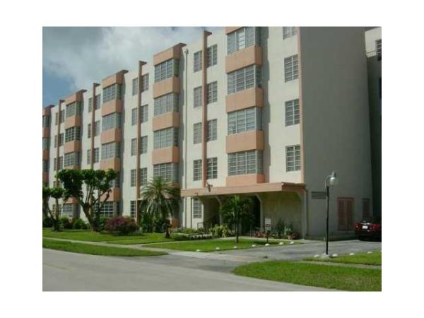 250 180 Dr Unit # 153, North Miami Beach, FL 33160