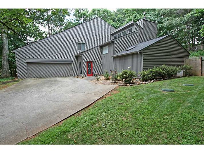 160 Hembree Circle Drive, Roswell, GA 30076