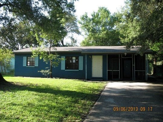 2433 N Ramona Circle, Tampa, FL 33612