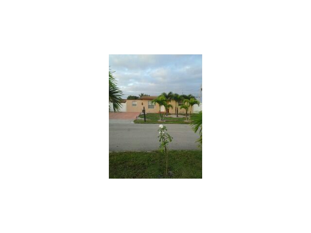 8031 NW 175 ST, Hialeah, FL 33015