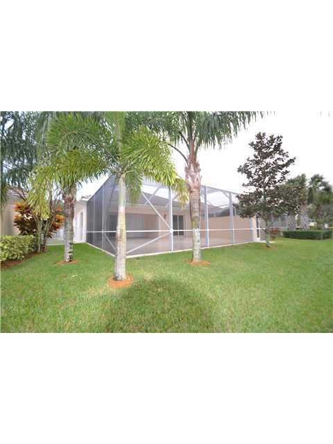 8233 PINE CAY RD, West Palm Beach, FL 33414