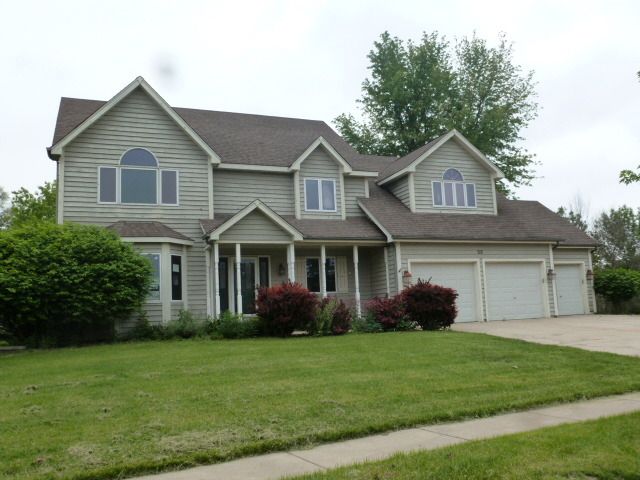 23 Robert Rd, Oswego, IL 60543