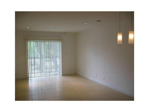 701 NE 1 CT # 204, Hallandale, FL 33009