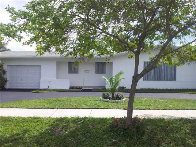 700 W 63 DR, Hialeah, FL 33012