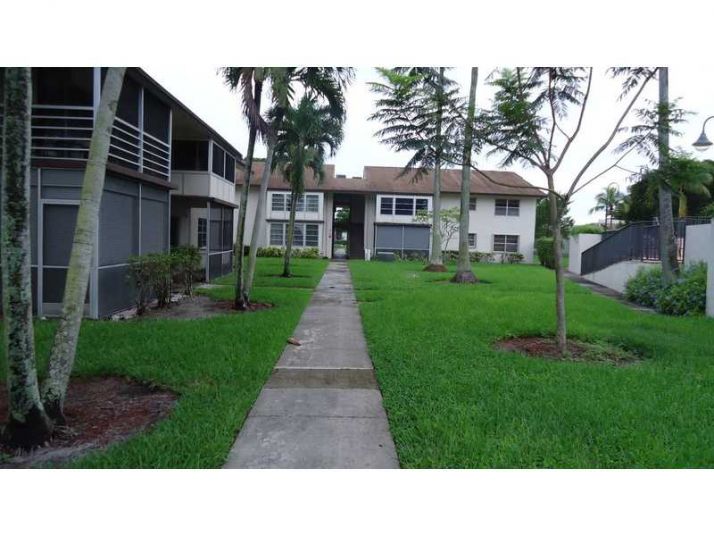 390 E LAUREL DR # 1D, Pompano Beach, FL 33063