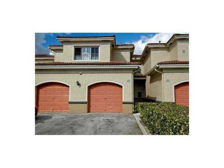 2570 CENTERGATE DR # 104, Hollywood, FL 33025