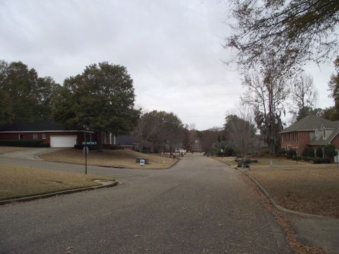 118 Creek Dr., Montgomery, AL 36117