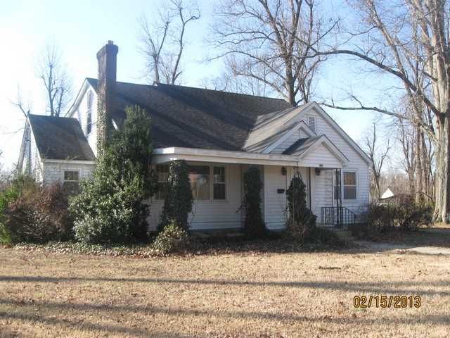 680 W Main St, Piggott, AR 72454