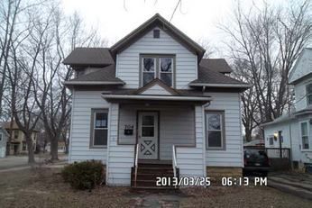 704 East Main Street, Morris, IL 60450