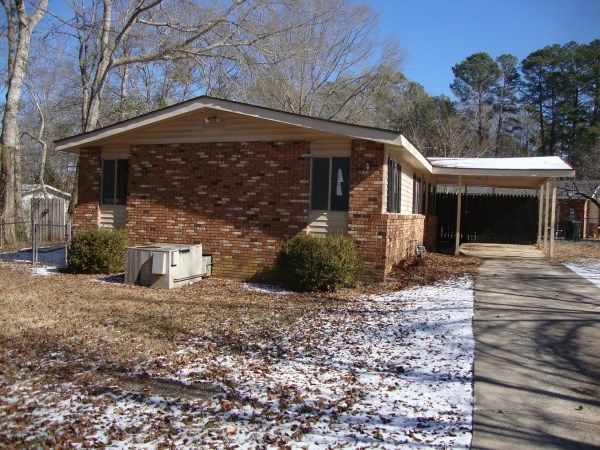 2500 16th Pl, Valley, AL 36854