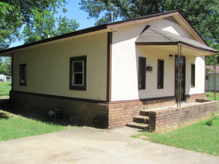 620 Edgerton, Harrisburg, AR 72432