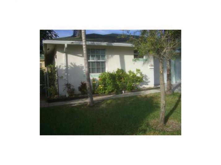 713 NE 4TH ST, Hallandale, FL 33009