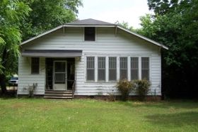 402 E Peeler Ave, Shaw, MS 38773