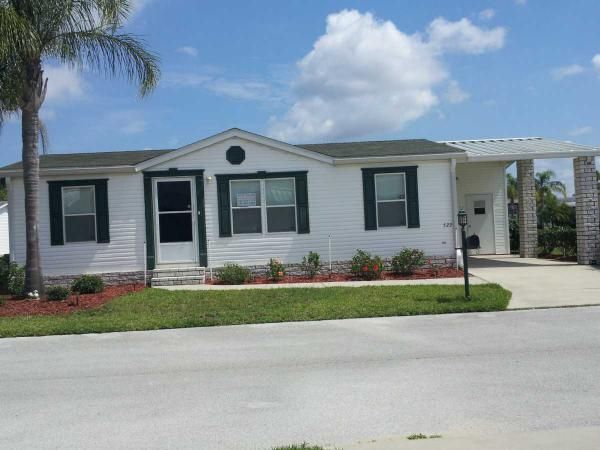 522 St. Augustine Ave., Davenport, FL 33897