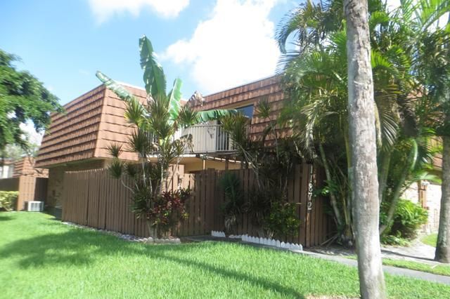 11872 Sw 13th Ct, Fort Lauderdale, FL 33325