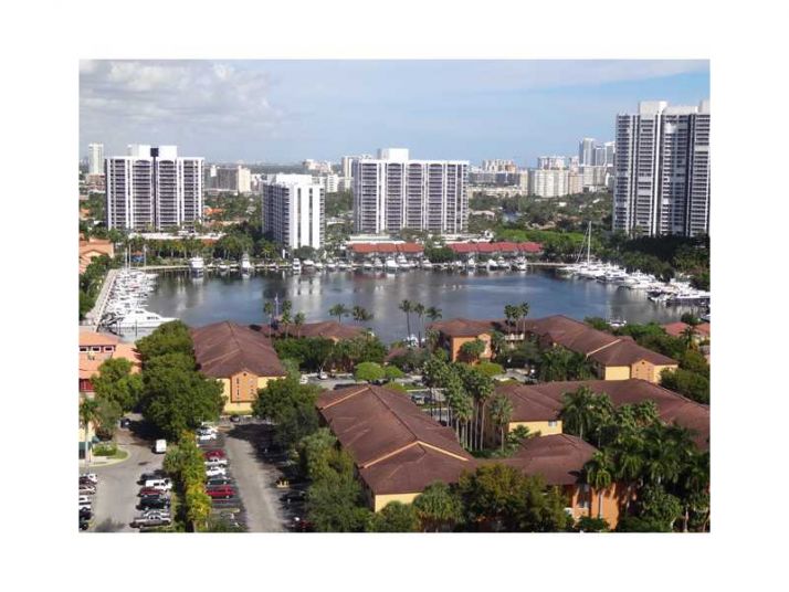 3625 N COUNTRY CLUB DR # 2202, Miami, FL 33180