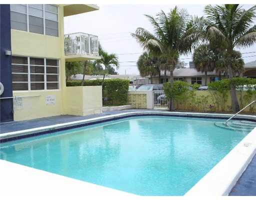 2175 NE 170 ST unit 107, Miami, FL 33162