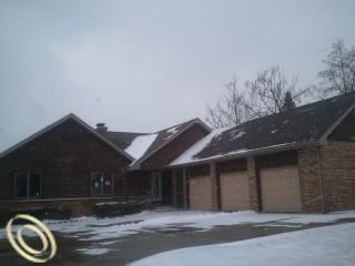 7525 Glen Hatt Dr, Linden, MI 48451