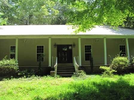 1160 Windham Rd, Moundville, AL 35474