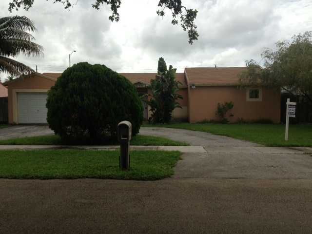 19331 NW 57 CT, Hialeah, FL 33015