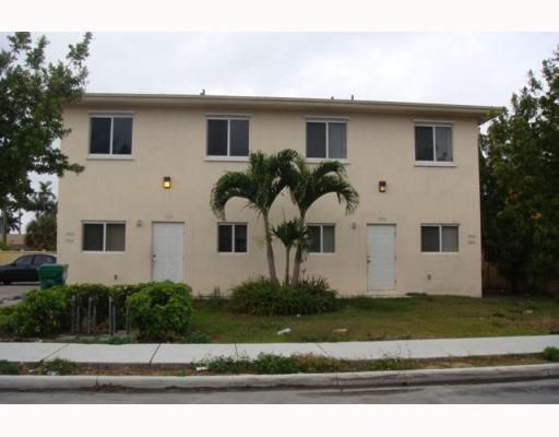 13954 NE 2 AV # 1C, Miami, FL 33161