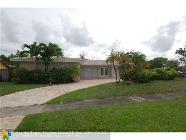 4956 N 33RD CT, Hollywood, FL 33021