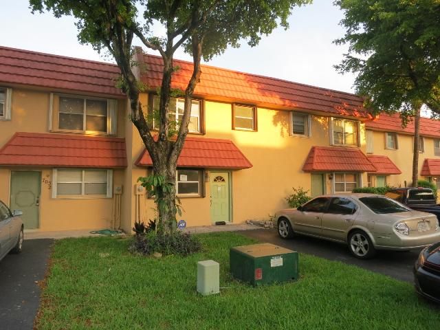 7050 NW 169th  St# 7050, Hialeah, FL 33015