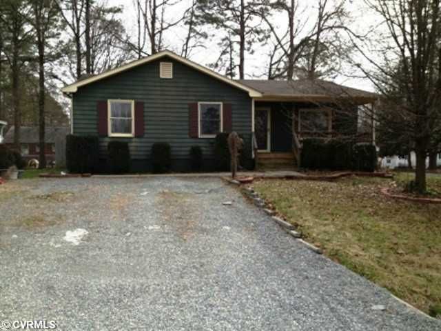 3925 Passage Way Dr, Chester, VA 23831