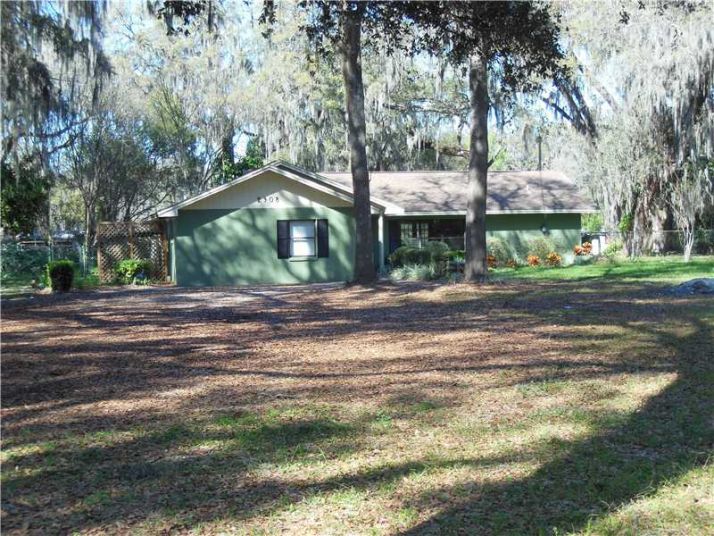 2908 Stearns Rd, Valrico, FL 33596