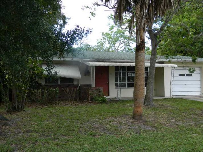 620 Dempsey Ave, Sebastian, FL 32958