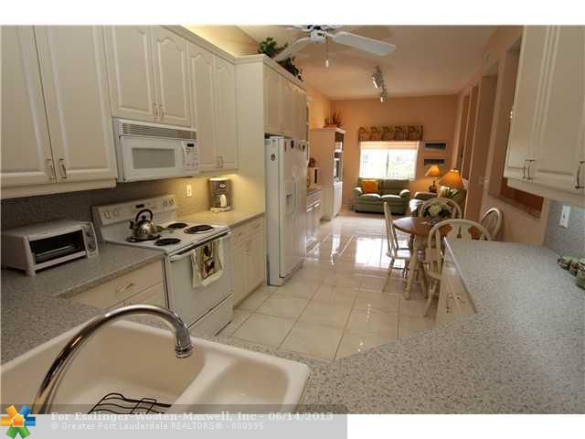 7674 Granville Dr # 402, Fort Lauderdale, FL 33321